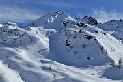 59 Bella vista sul Madonnino e i suoi Corni ben ammantati di neve